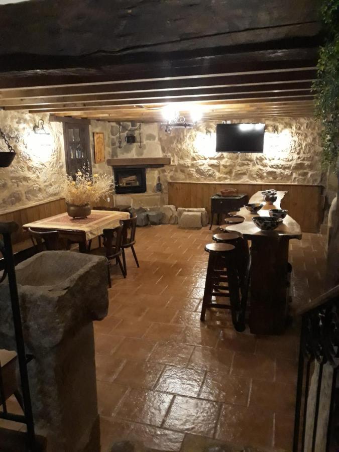 Gasthaus La Bodeguita Cuzcurrita-Río Tirón Exterior foto
